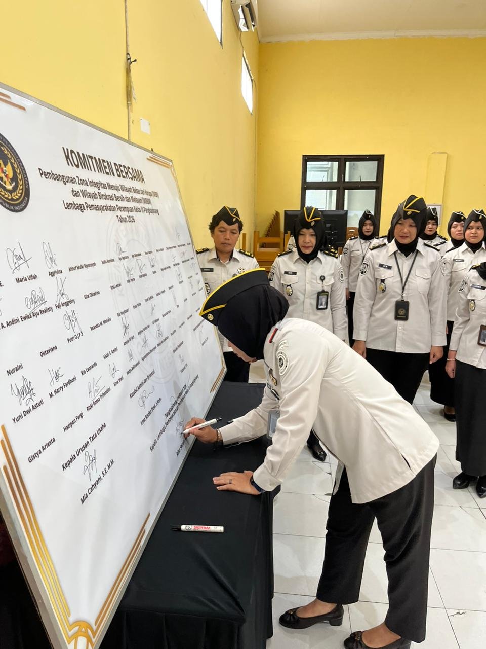 Komitmen Bersama Wujudkan Zona Integritas, Lapas Perempuan Pangkalpinang Laksanakan Penandatanganan Bersama